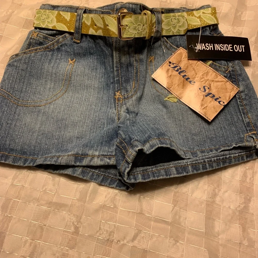 Girls Short With Stones & Sequins Size 6x Tall - Picture 8 of 8